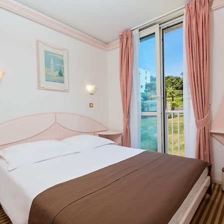 Hotel Zorna Plava Laguna โปเรช ภายนอก รูปภาพ