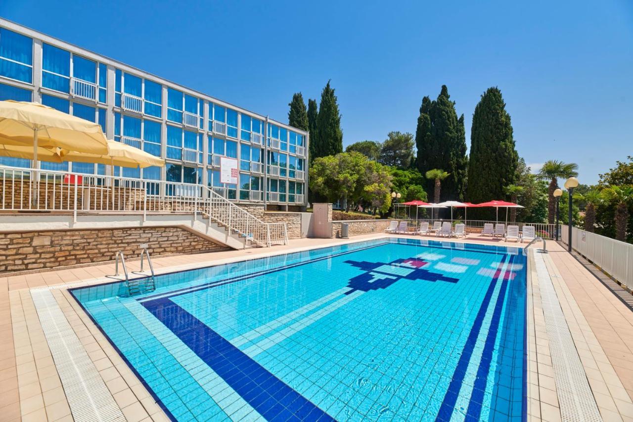 Hotel Zorna Plava Laguna โปเรช ภายนอก รูปภาพ