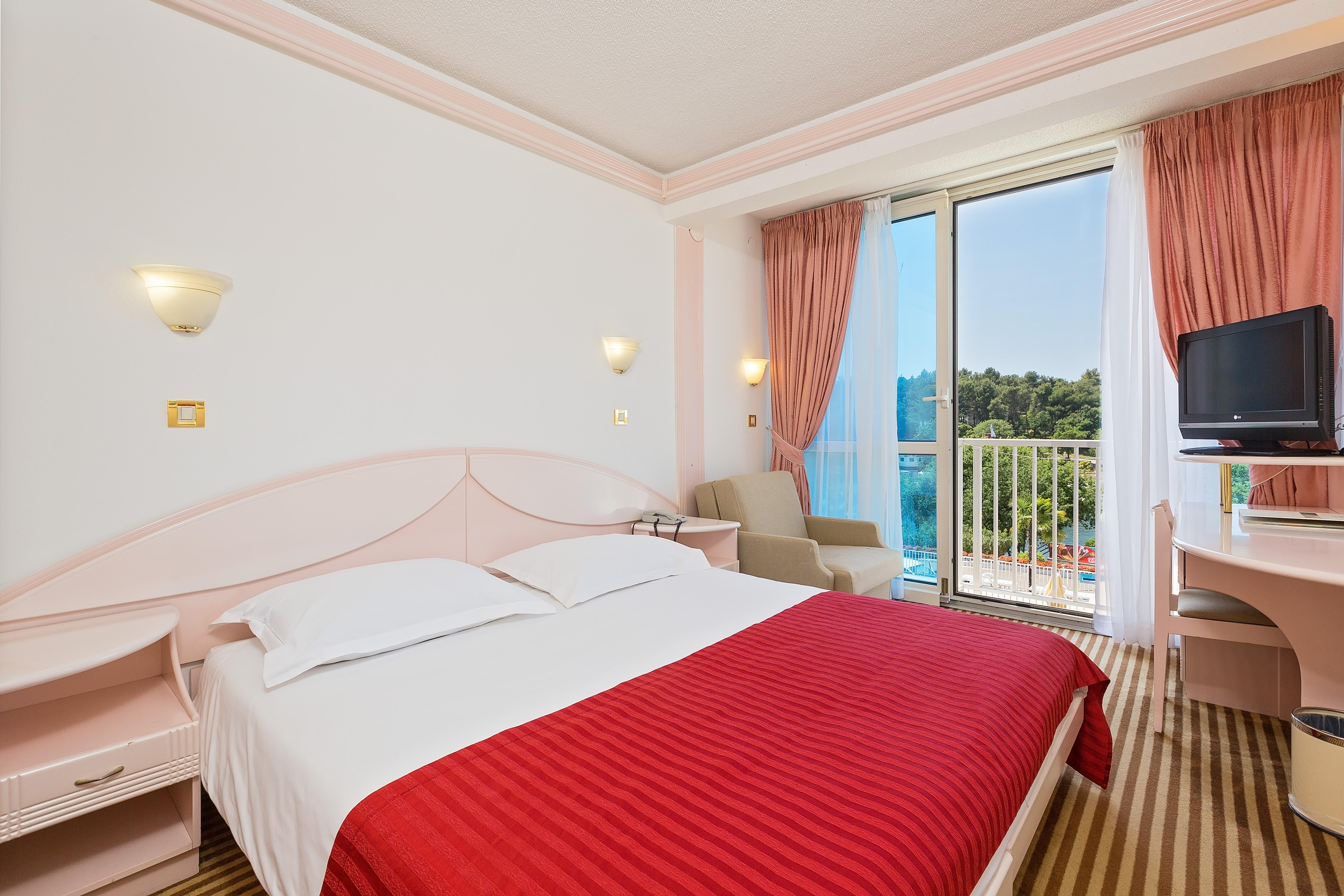 Hotel Zorna Plava Laguna โปเรช ภายนอก รูปภาพ