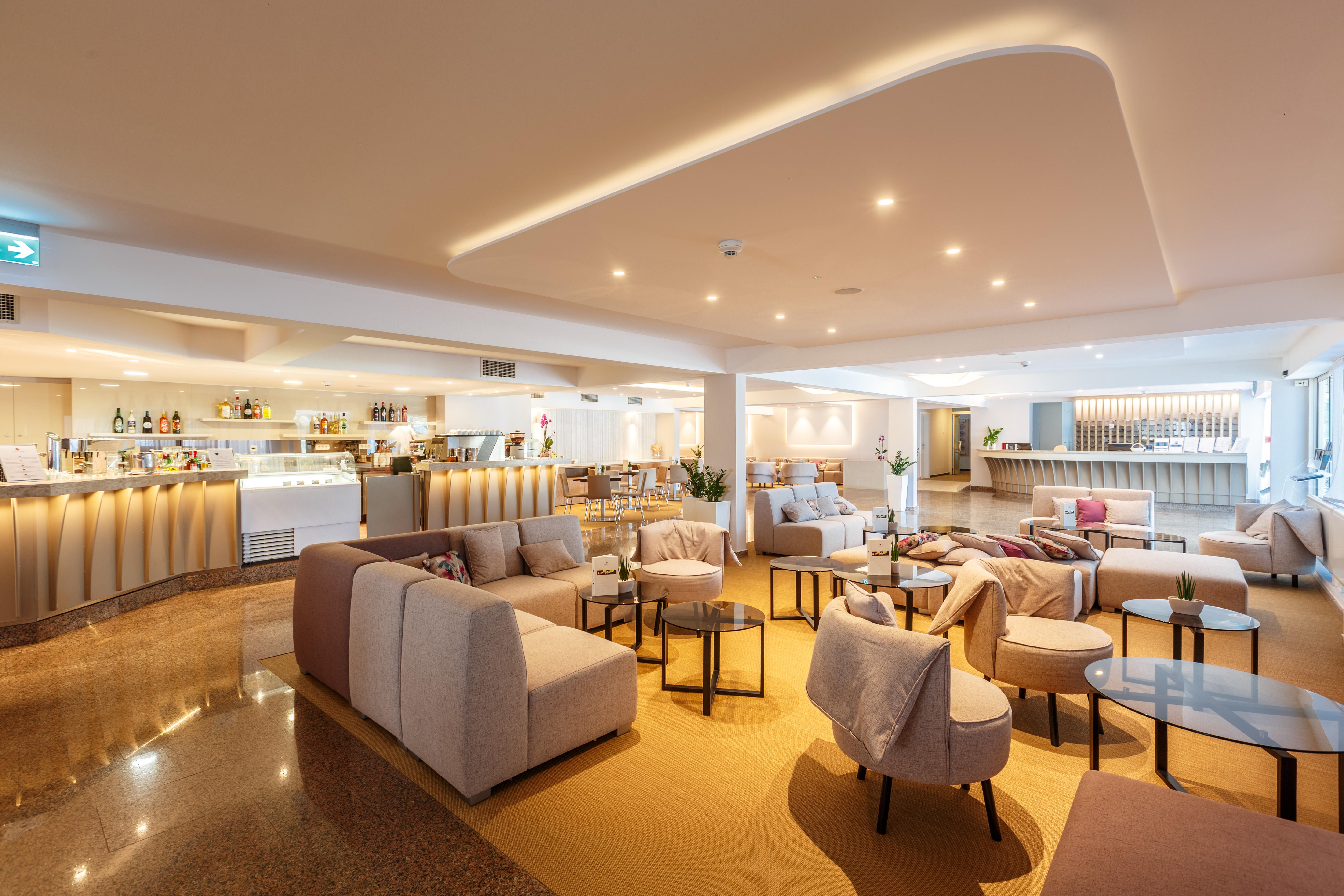 Hotel Zorna Plava Laguna โปเรช ภายนอก รูปภาพ