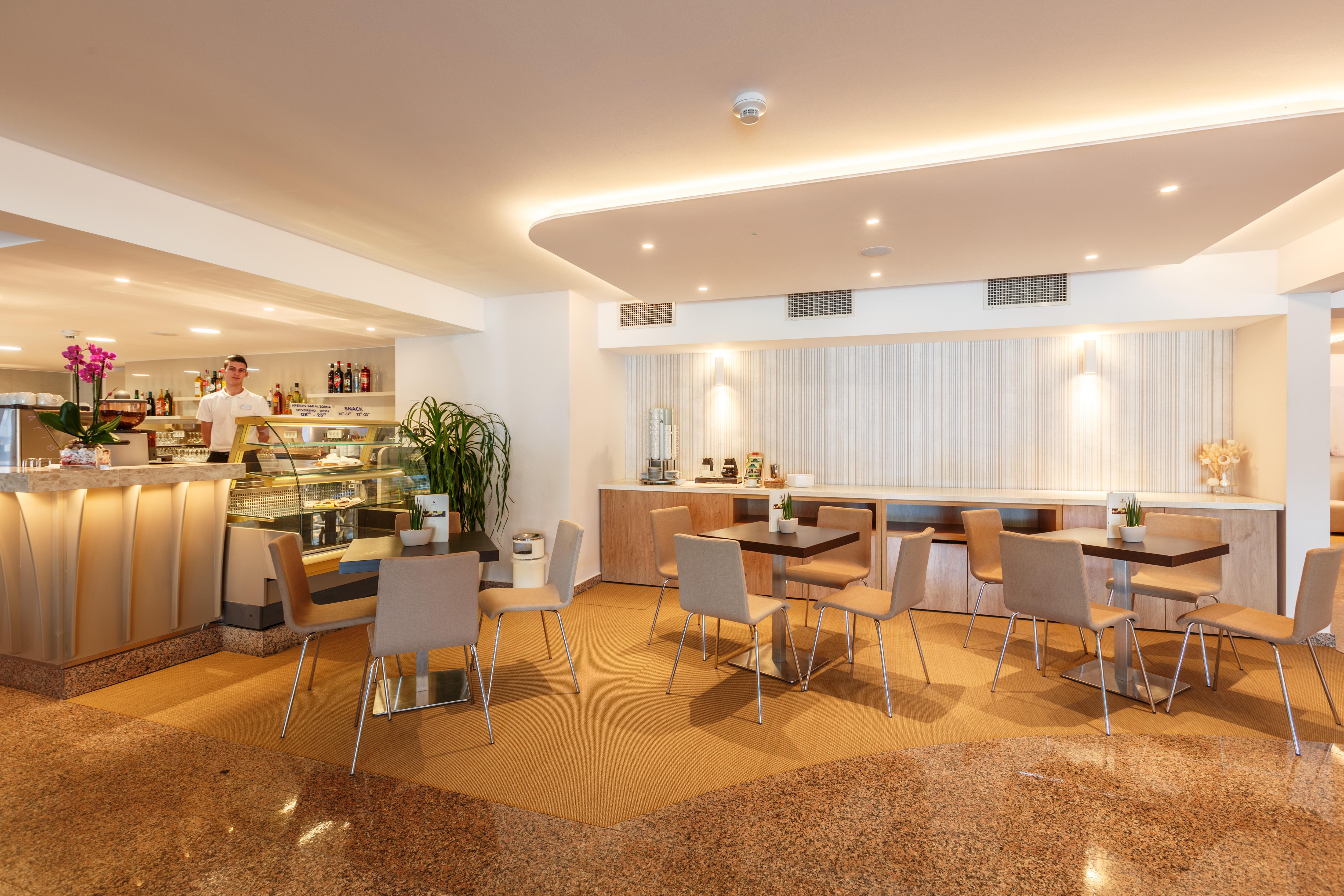 Hotel Zorna Plava Laguna โปเรช ภายนอก รูปภาพ